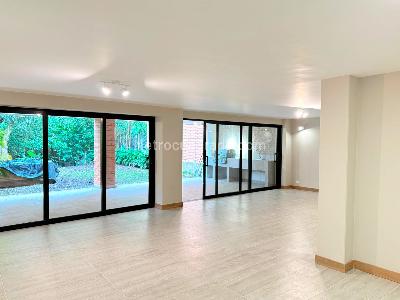 Casa de 3 alcobas en venta en El Poblado, Medellín, 615 m² · foto 18 de 20