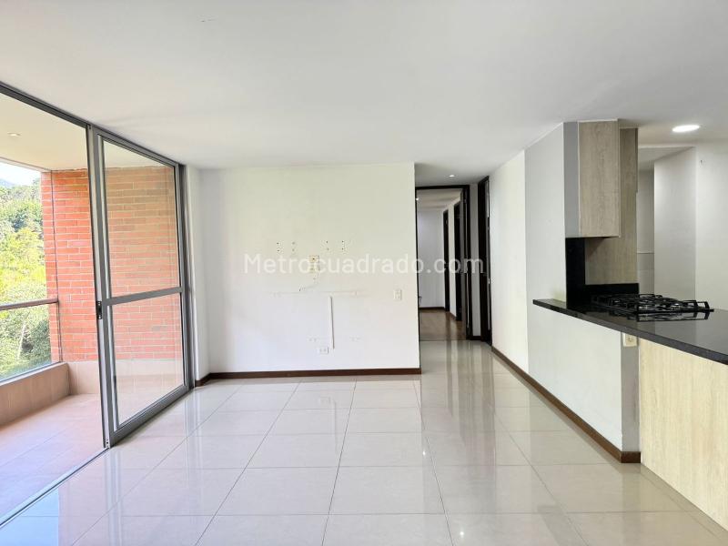 Apartamento de 2 Alcobas con 3 Baños en El Poblado - 5
