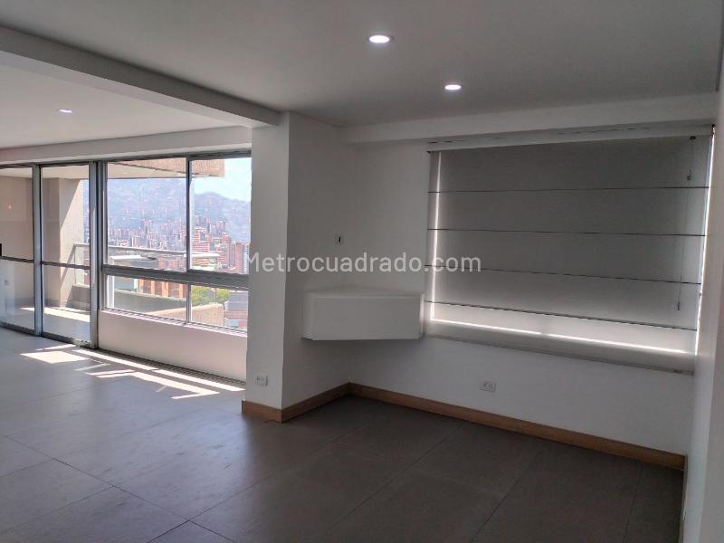 Apartamento en Arriendo de 2 Alcobas con Balcón en El Poblado - 2