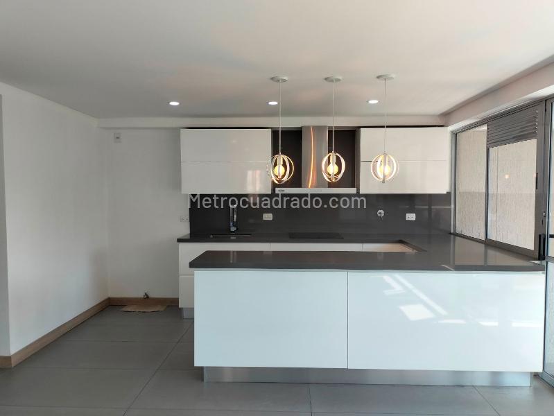 Apartamento en Arriendo de 2 Alcobas con Balcón en El Poblado - 5