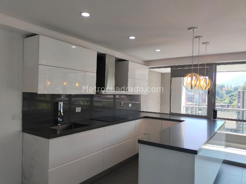 Apartamento en Arriendo de 2 Alcobas con Balcón en El Poblado - 7