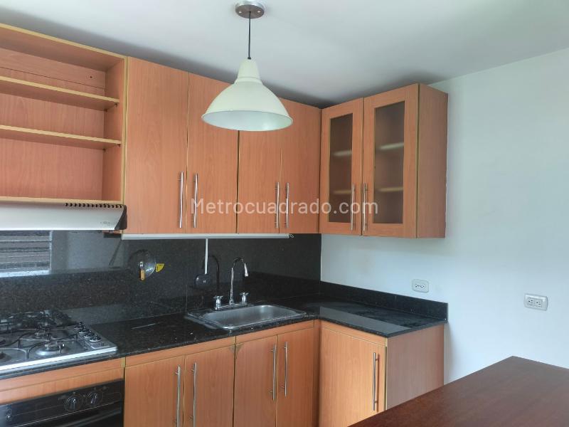 Apartamento de 2 Alcobas en El Poblado con Balcón y Parqueadero - 6