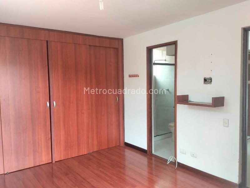 Apartamento de 2 Alcobas en El Poblado con Balcón y Parqueadero - 8