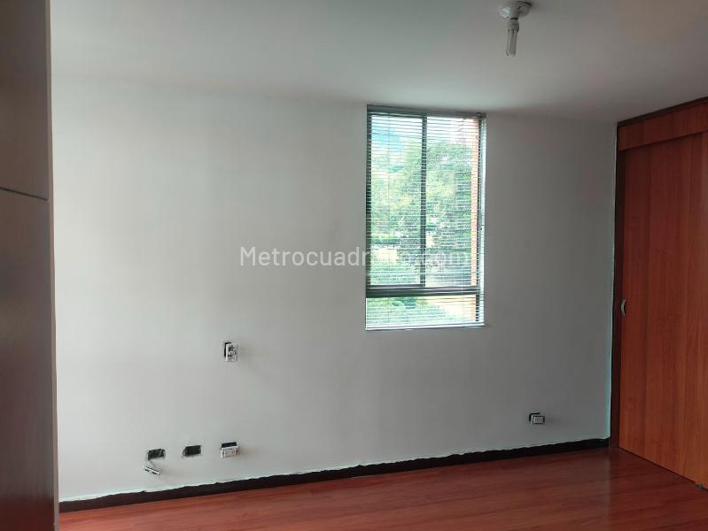 Apartamento de 2 Alcobas en El Poblado con Balcón y Parqueadero - 9