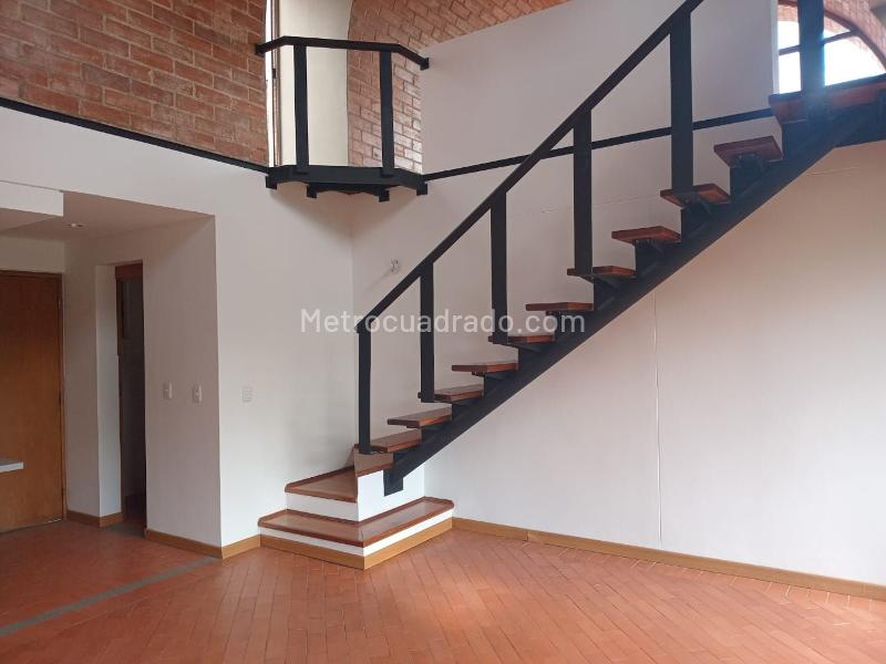 Estudio Acogedor de 1 Alcoba con Terraza en El Poblado - 4