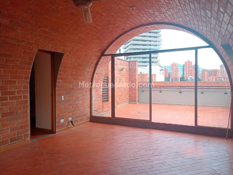 Estudio Acogedor de 1 Alcoba con Terraza en El Poblado - 8