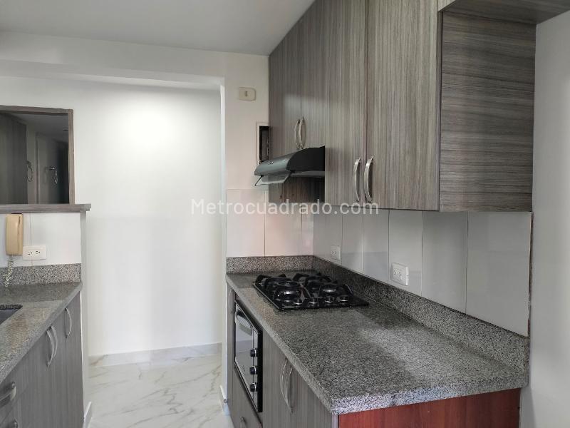 Apartamento Moderno de 2 Alcobas Cerca al Transporte en El Poblado - 4