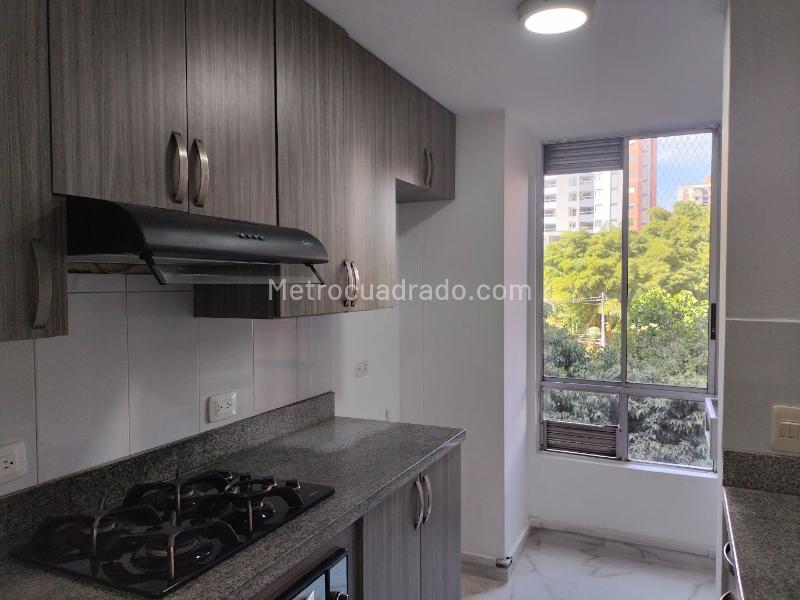 Apartamento Moderno de 2 Alcobas Cerca al Transporte en El Poblado - 5