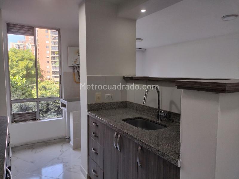 Apartamento Moderno de 2 Alcobas Cerca al Transporte en El Poblado - 6