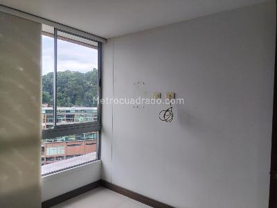 Apartamento de 3 alcobas en arriendo en Castropol, Medellín, 108 m² · foto 14 de 19