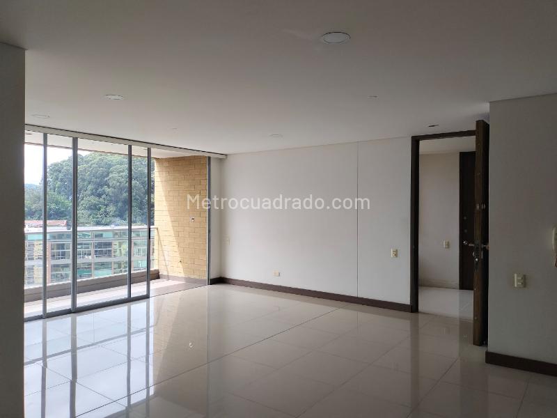 Apartamento Moderno de 3 Alcobas con Piscina en El Poblado - 2
