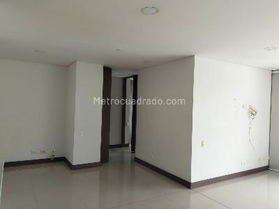 Apartamento de 3 alcobas en arriendo en Castropol, Medellín, 108 m² · foto 3 de 19