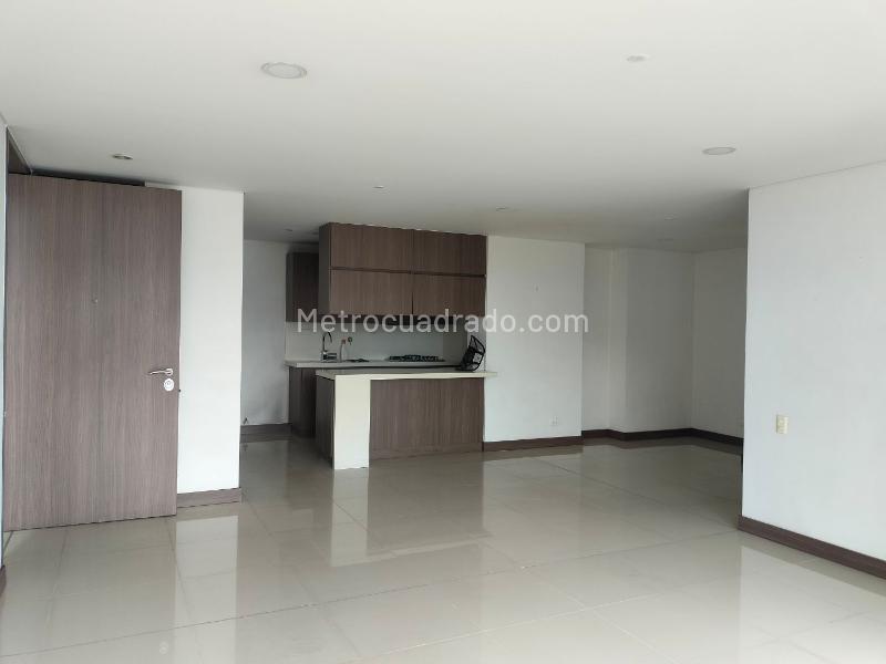 Apartamento Moderno de 3 Alcobas con Piscina en El Poblado - 4