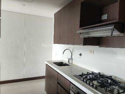 Apartamento de 3 alcobas en arriendo en Castropol, Medellín, 108 m² · foto 8 de 19