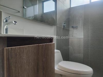 Apartamento de 2 alcobas en arriendo en El Poblado, Medellín, 65 m² · foto 11 de 13