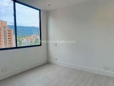 Apartamento de 3 alcobas en arriendo en El Castillo, Medellín, 180 m² · foto 10 de 18