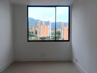 Apartamento de 3 alcobas en arriendo en El Castillo, Medellín, 180 m² · foto 7 de 18