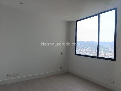 Apartamento de 3 alcobas en arriendo en El Castillo, Medellín, 180 m² · foto 9 de 18