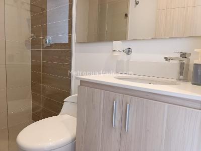 Apartamento de 2 alcobas en arriendo en Los Naranjos, Medellín, 80 m² · foto 18 de 20