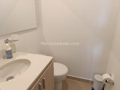 Apartamento de 2 alcobas en arriendo en Los Naranjos, Medellín, 80 m² · foto 19 de 20