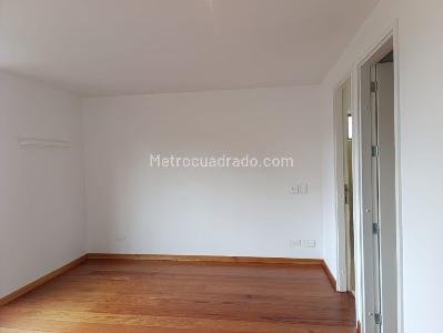 Apartamento de 2 alcobas en arriendo en El Poblado, Medellín, 131 m² · foto 14 de 19