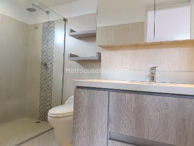 Apartamento de 2 alcobas en arriendo en El Poblado, Medellín, 131 m² · foto 18 de 19
