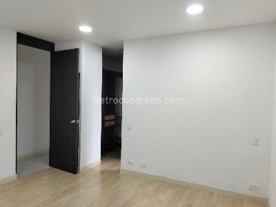 Apartamento de 3 alcobas en arriendo en El Poblado, Medellín, 128 m² · foto 10 de 19