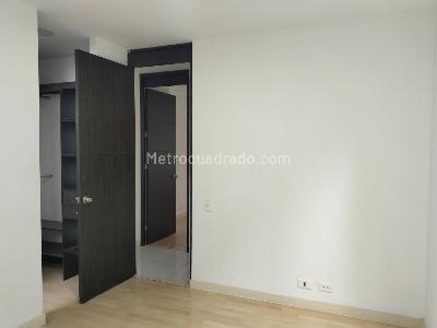Apartamento de 3 alcobas en arriendo en El Poblado, Medellín, 128 m² · foto 13 de 19