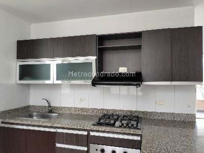 Apartamento de 3 alcobas en arriendo en El Poblado, Medellín, 128 m² · foto 7 de 19