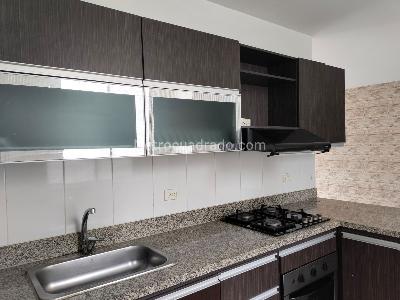 Apartamento de 3 alcobas en arriendo en El Poblado, Medellín, 128 m² · foto 8 de 19