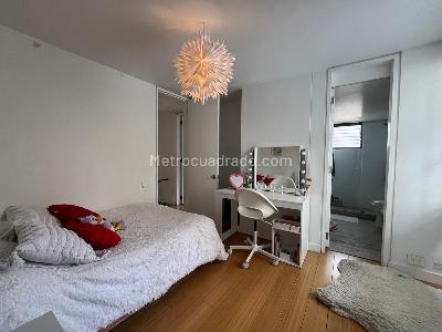 Apartamento de 4 alcobas en venta en El Poblado, Medellín, 218 m² · foto 15 de 20