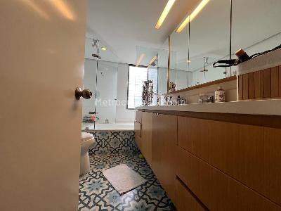 Apartamento de 4 alcobas en venta en El Poblado, Medellín, 218 m² · foto 19 de 20