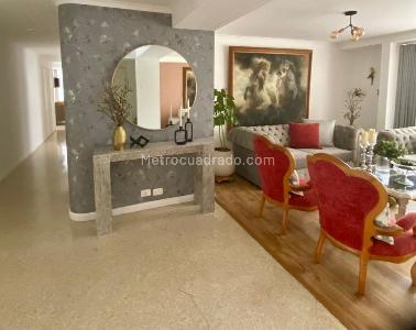 Apartamento de 3 alcobas en venta en El Poblado, Medellín, 193 m² · foto 4 de 11