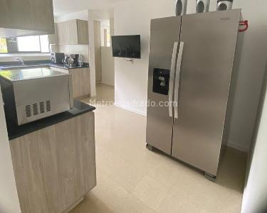 Apartamento de 3 alcobas en venta en El Poblado, Medellín, 193 m² · foto 5 de 11