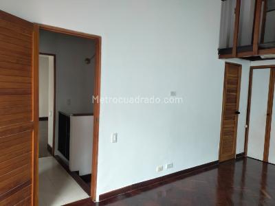 Apartamento de 2 alcobas en venta en El Poblado, Medellín, 160 m² · foto 10 de 17