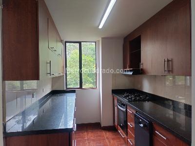 Apartamento de 2 alcobas en venta en El Poblado, Medellín, 160 m² · foto 3 de 17
