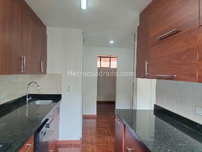 Apartamento de 2 alcobas en venta en El Poblado, Medellín, 160 m² · foto 5 de 17