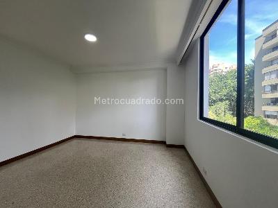 Apartamento de 3 alcobas en venta en El Poblado, Medellín, 195 m² · foto 14 de 19