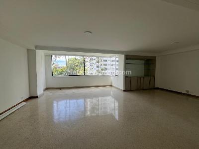 Apartamento de 3 alcobas en venta en El Poblado, Medellín, 195 m² · foto 2 de 19