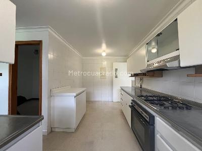 Apartamento de 3 alcobas en venta en El Poblado, Medellín, 195 m² · foto 4 de 19