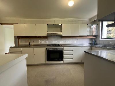 Apartamento de 3 alcobas en venta en El Poblado, Medellín, 195 m² · foto 6 de 19