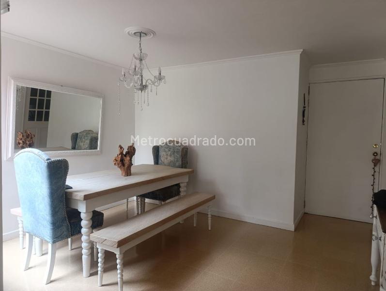 2BR Apartment with Terrace and Covered Linear Parking in El Poblado - 3