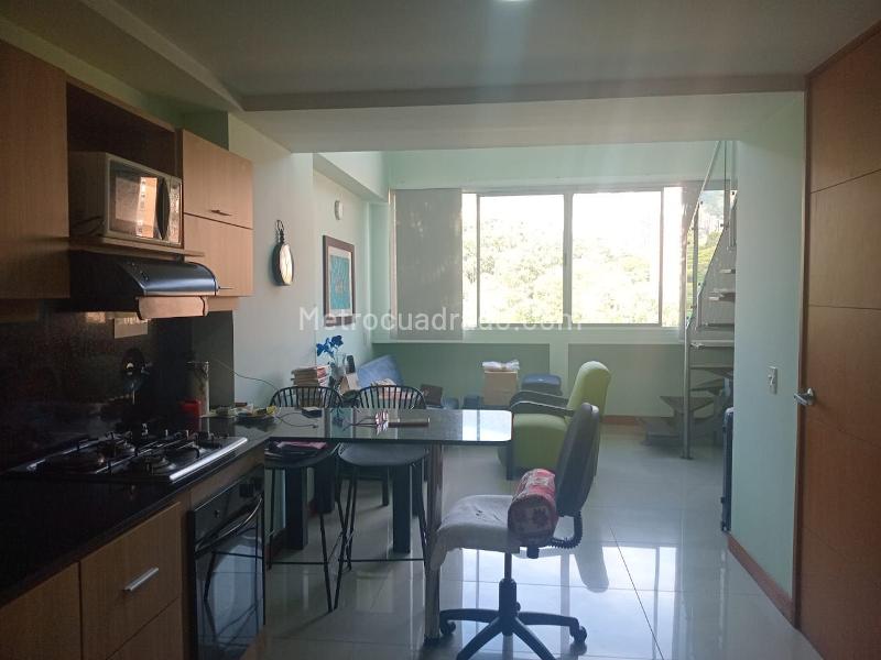 Furnished Studio Apartment in El Poblado Near Amenities - 5