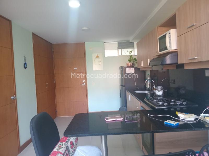 Furnished Studio Apartment in El Poblado Near Amenities - 7