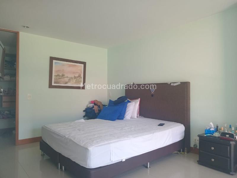 Furnished Studio Apartment in El Poblado Near Amenities - 9