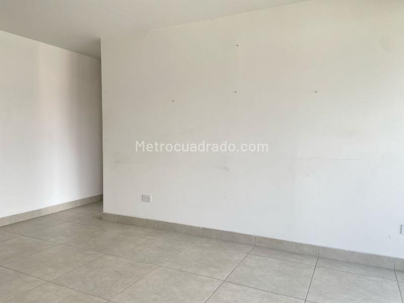 Apartamento en Arriendo en Sabaneta (3 Alcobas, 77 m²) - 2