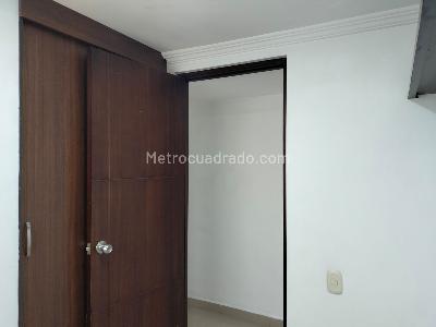 Apartamento de 3 alcobas en arriendo en El Poblado, Medellín, 58 m² · foto 13 de 17