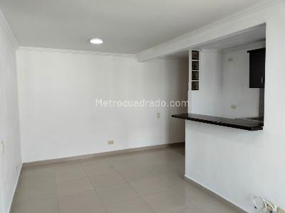Apartamento de 3 alcobas en arriendo en El Poblado, Medellín, 58 m² · foto 2 de 17