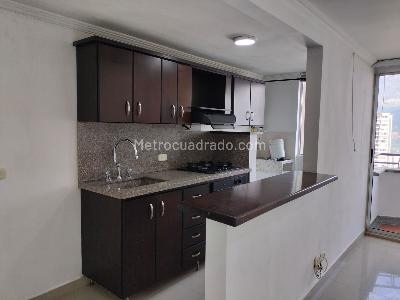 Apartamento de 3 alcobas en arriendo en El Poblado, Medellín, 58 m² · foto 8 de 17