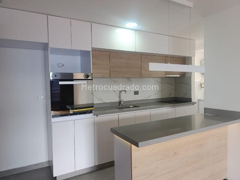 Apartamento de 3 Alcobas en El Poblado con Terraza y Parqueadero Cubierto - 8